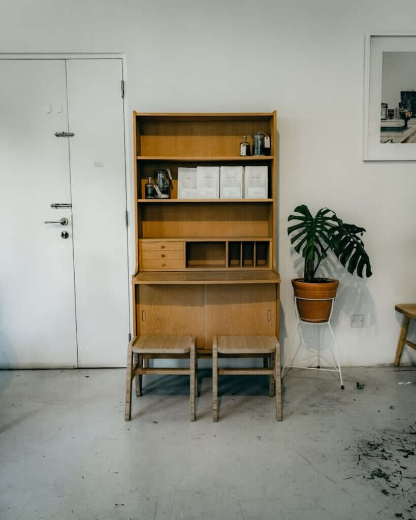 Modern room highlighting warm color temperature and high CRI lighting